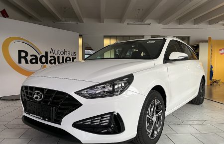 Hyundai i30 1,5 DPI GO bei Autohaus Radauer in 