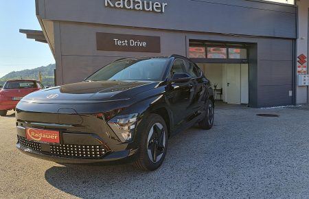 Hyundai Kona EV Smart Line 48,4 kWh bei Autohaus Radauer in 